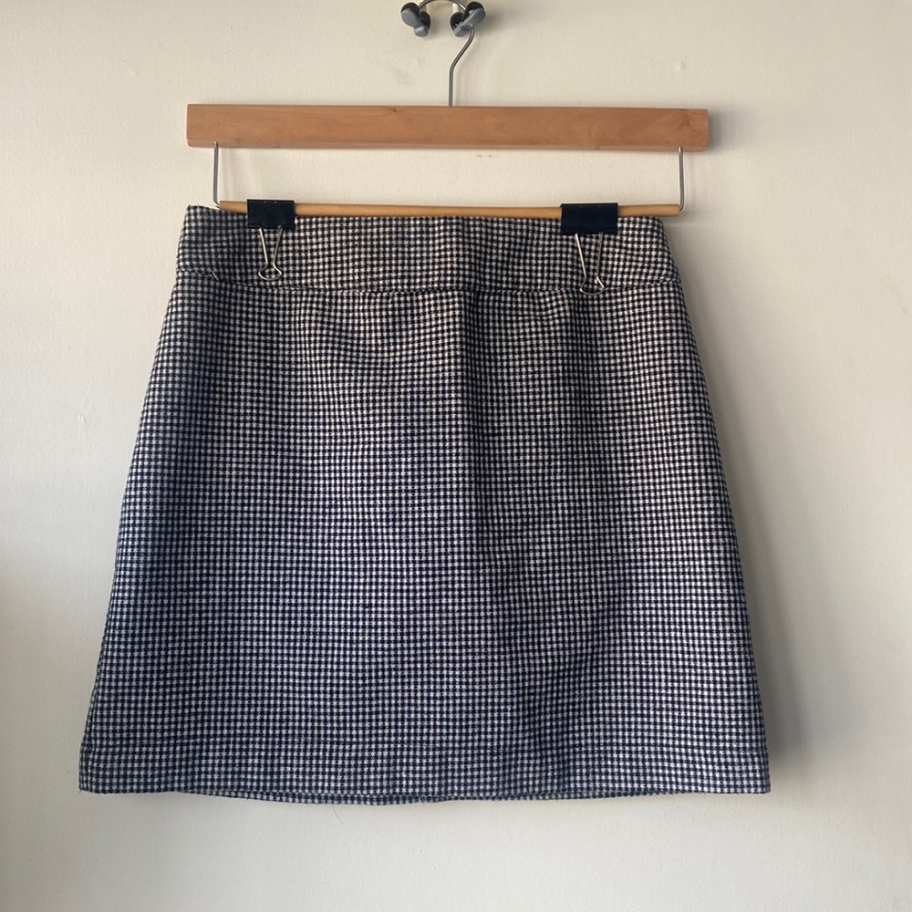 Forever 21 black and white skirt, size S